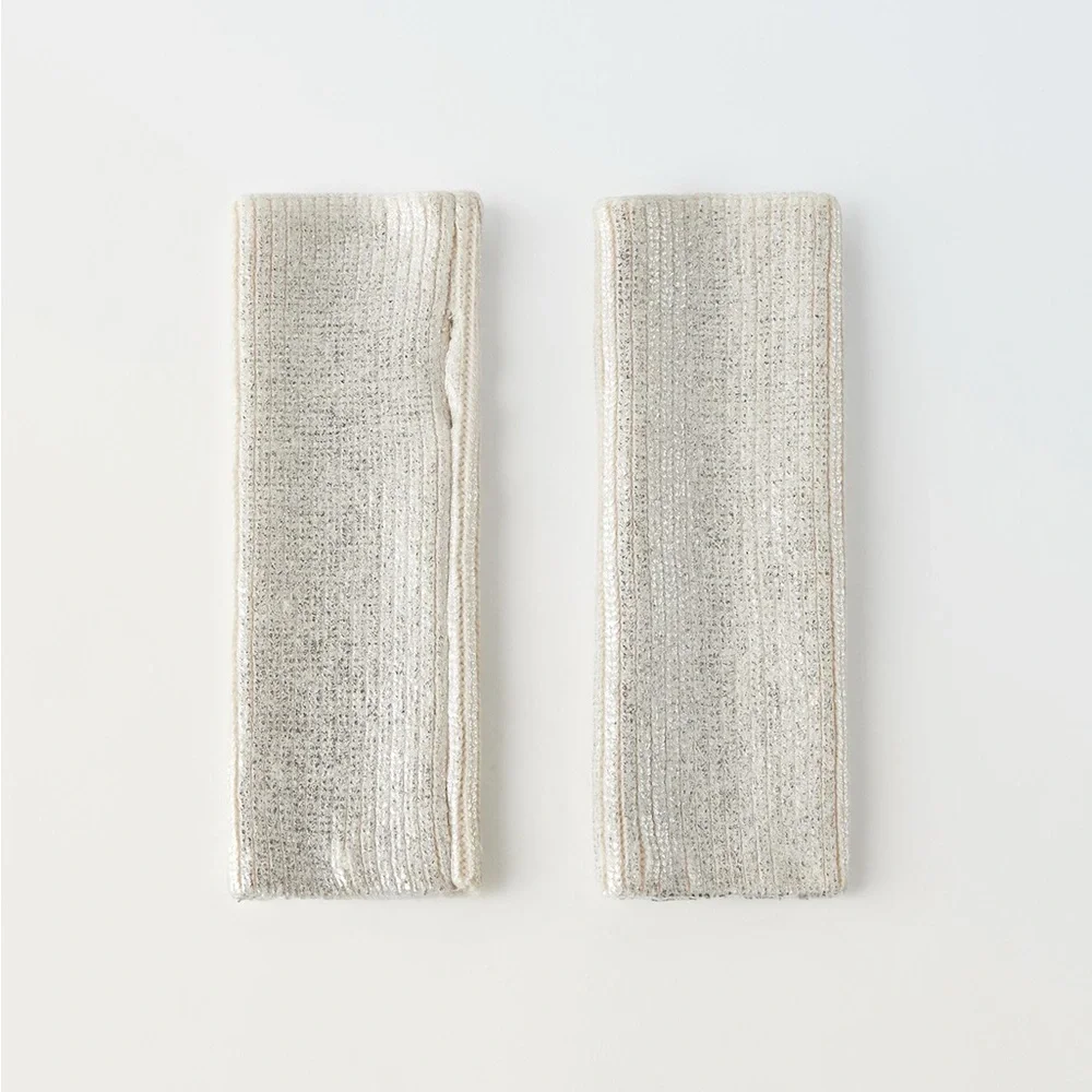 NWT. Zara Kids Cream Ribbed Knit Mittens. Size 10-14.